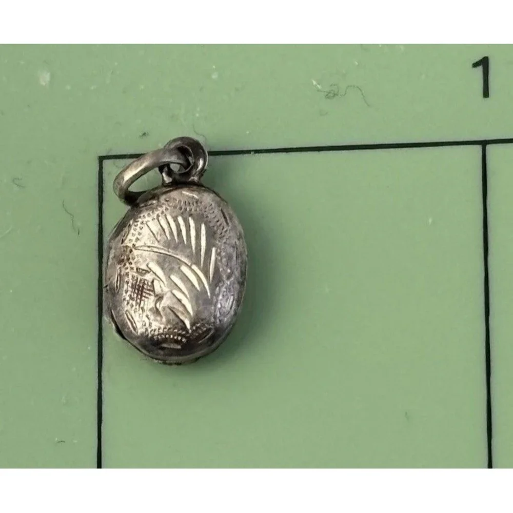 Vintage Sterling Silver Etched Oval  1/2” Small Locket Pendant